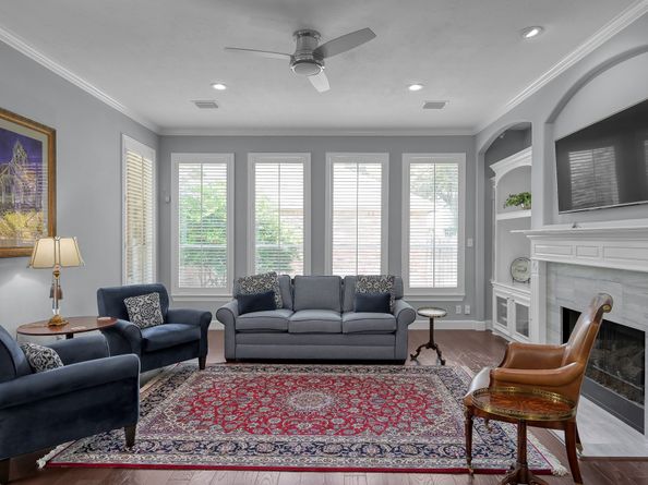 7 Tudor Glen Place, The Woodlands TX 77382