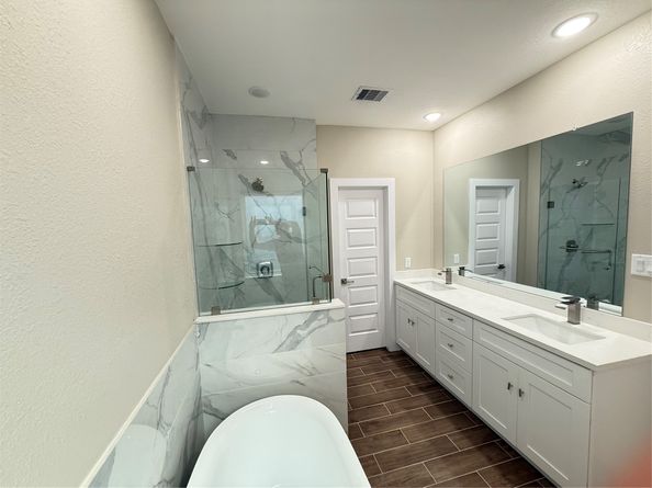 3555 Noah Street, Houston TX 77021