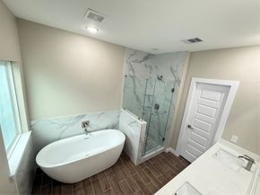 3555 Noah Street, Houston TX 77021