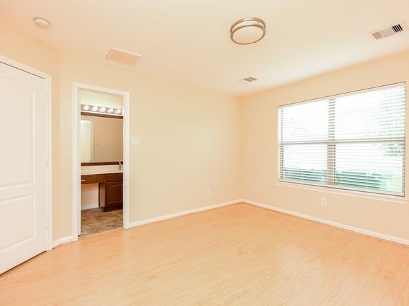 2631 Skyview Trace Court, Houston TX 77047