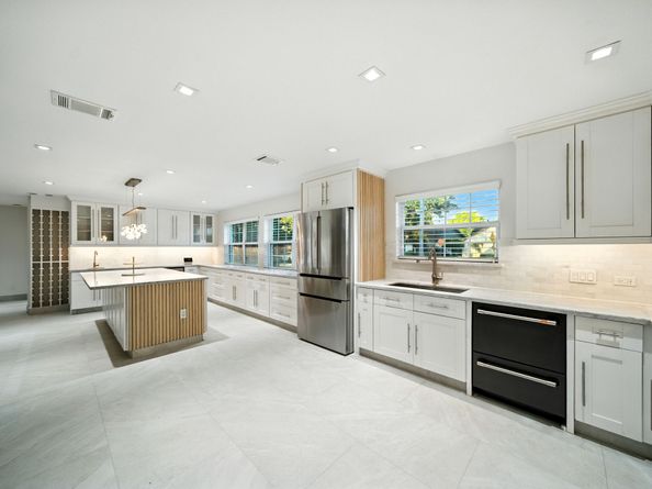 6243 S Braeswood Boulevard, Houston TX 77096