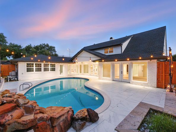 6243 S Braeswood Boulevard, Houston TX 77096