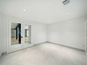 6243 S Braeswood Boulevard, Houston TX 77096