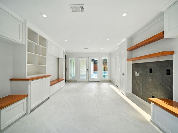 6243 S Braeswood Boulevard, Houston TX 77096
