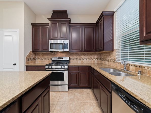 9 Cheswood Manor Drive, Spring TX 77382