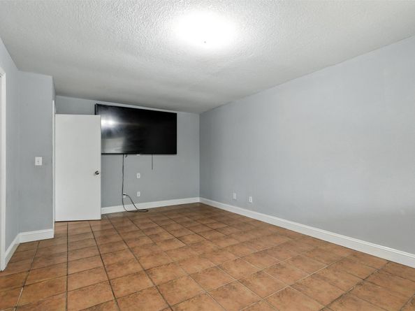 6335 Danshire Court, Houston TX 77049