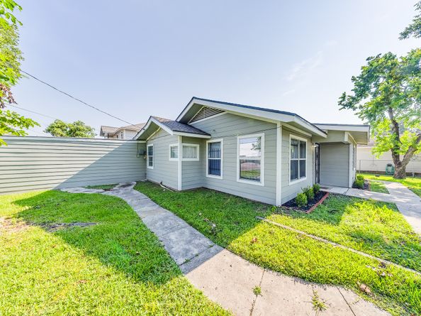 401 New Haven Drive, Houston TX 77076