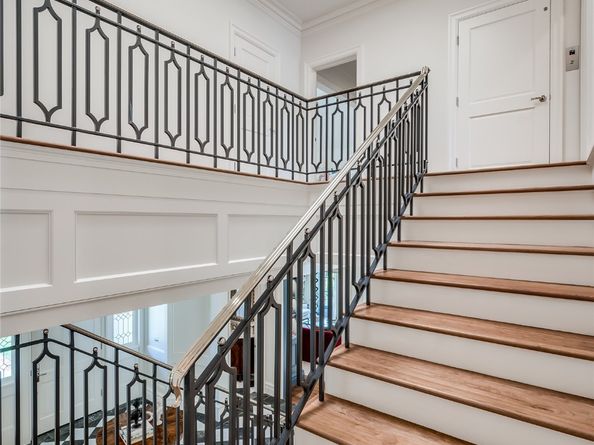 2131 Brentwood Drive, Houston TX 77019