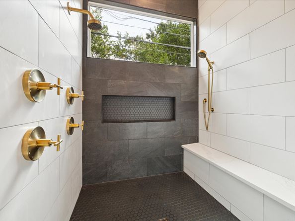 710 Sue Barnett Drive, Houston TX 77018