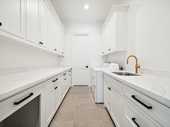 710 Sue Barnett Drive, Houston TX 77018