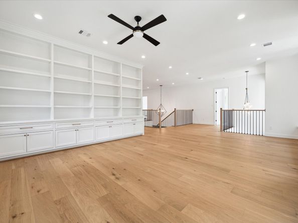 710 Sue Barnett Drive, Houston TX 77018
