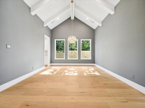 710 Sue Barnett Drive, Houston TX 77018