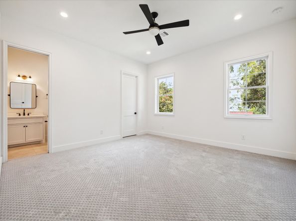 710 Sue Barnett Drive, Houston TX 77018