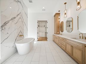 710 Sue Barnett Drive, Houston TX 77018