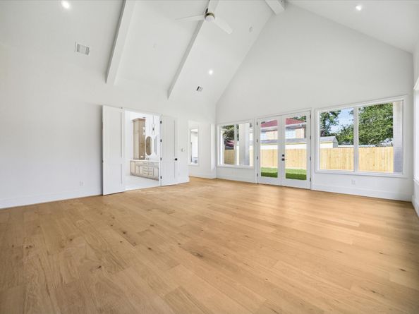 710 Sue Barnett Drive, Houston TX 77018