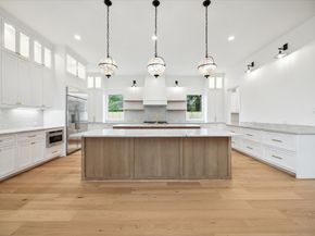 710 Sue Barnett Drive, Houston TX 77018