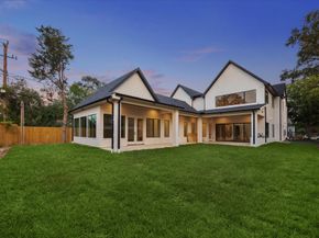 710 Sue Barnett Drive, Houston TX 77018