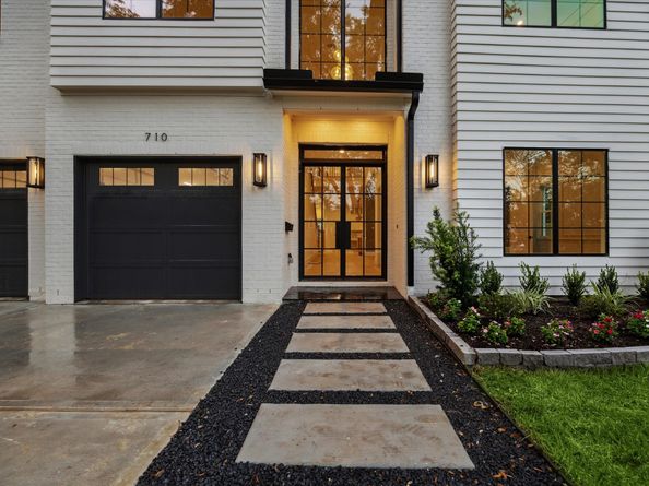 710 Sue Barnett Drive, Houston TX 77018