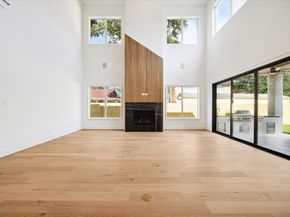 710 Sue Barnett Drive, Houston TX 77018