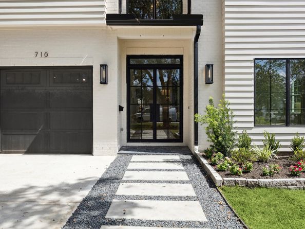 710 Sue Barnett Drive, Houston TX 77018