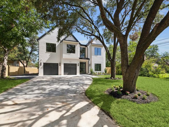 710 Sue Barnett Drive, Houston TX 77018