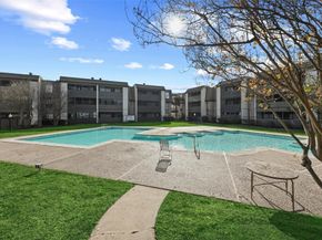 3085 Walnut Bend Lane 36, Houston TX 77042