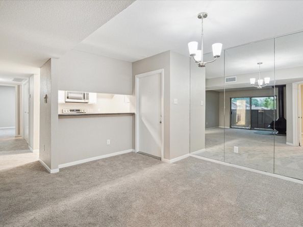 3085 Walnut Bend Lane 36, Houston TX 77042