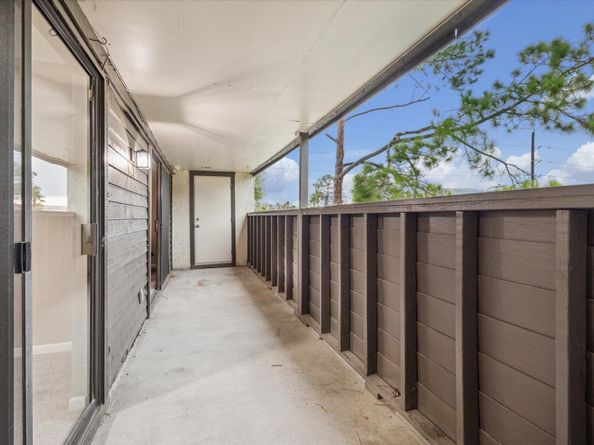 3085 Walnut Bend Lane 36, Houston TX 77042