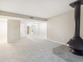 3085 Walnut Bend Lane 36, Houston TX 77042