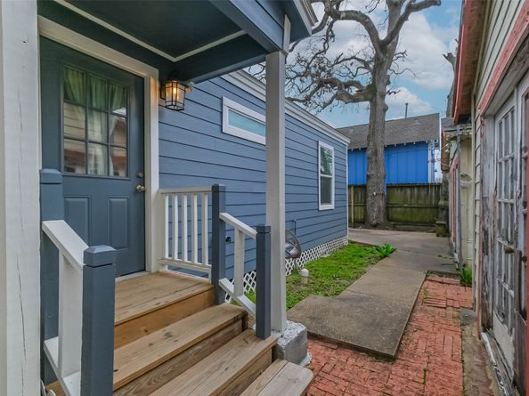 809 Vincent Street, Houston TX 77009