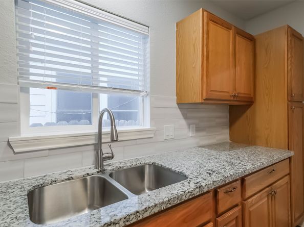 809 Vincent Street, Houston TX 77009