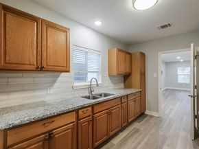 809 Vincent Street, Houston TX 77009