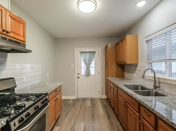 809 Vincent Street, Houston TX 77009