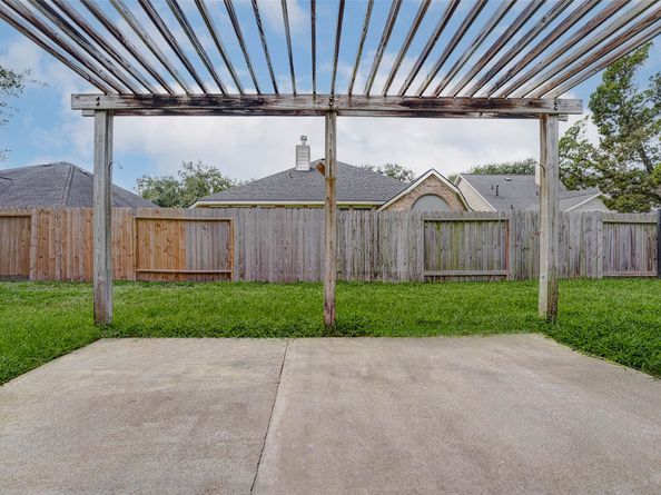 10615 Indian Paintbrush Lane, Houston TX 77095