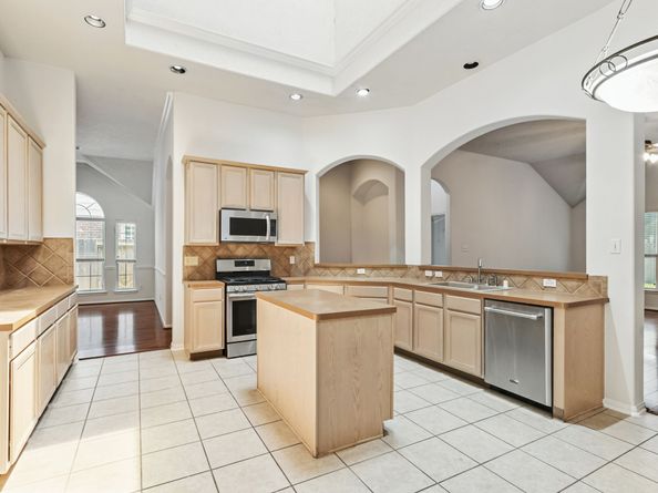 31235 Windcrest Park Lane, Spring TX 77386