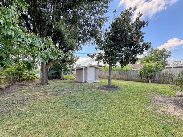 7702 McHenry Street, Houston TX 77087