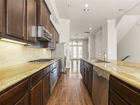 1027 Saint Charles Street, Houston TX 77003