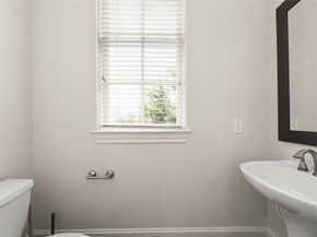 1027 Saint Charles Street, Houston TX 77003