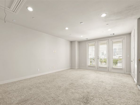 1027 Saint Charles Street, Houston TX 77003