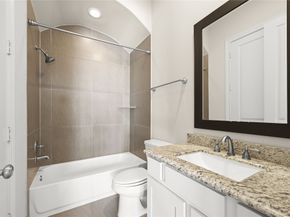 1027 Saint Charles Street, Houston TX 77003