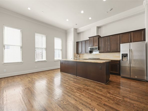 1027 Saint Charles Street, Houston TX 77003
