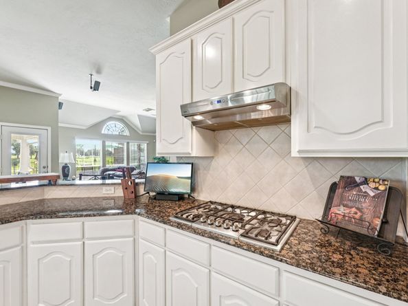 11030 Acanthus Lane, Houston TX 77095