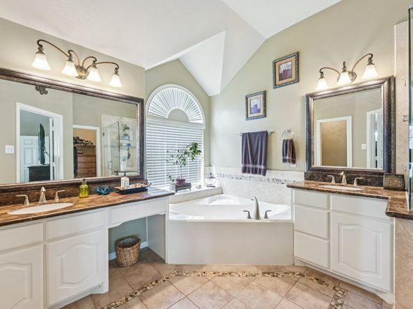 11030 Acanthus Lane, Houston TX 77095
