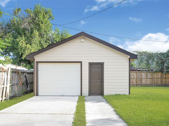 7337 Miley Street, Houston TX 77028