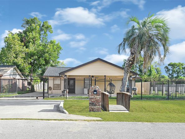 7337 Miley Street, Houston TX 77028