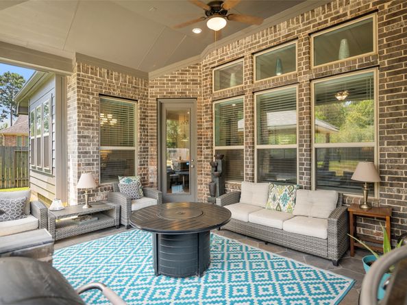 1406 Graystone Hills Drive, Conroe TX 77304
