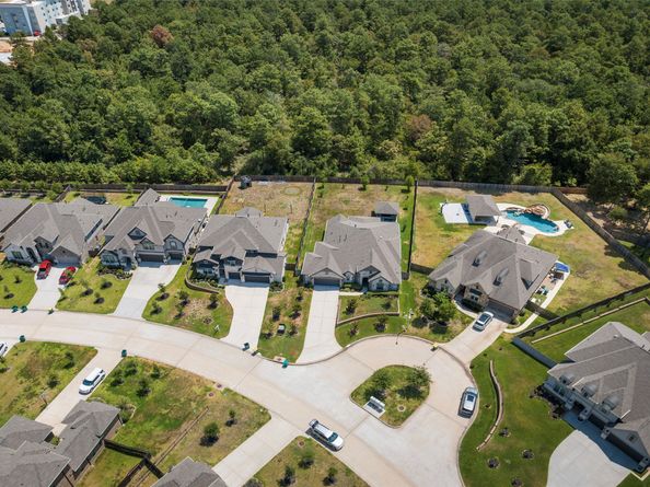 1406 Graystone Hills Drive, Conroe TX 77304