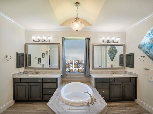 1406 Graystone Hills Drive, Conroe TX 77304