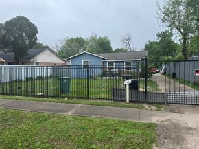5526 Bunte Street, Houston TX 77026