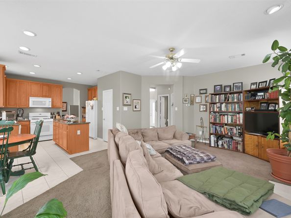 22 ALMOND BRANCH Place, The Woodlands TX 77382